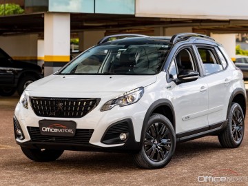 Peugeot 2008 style at 