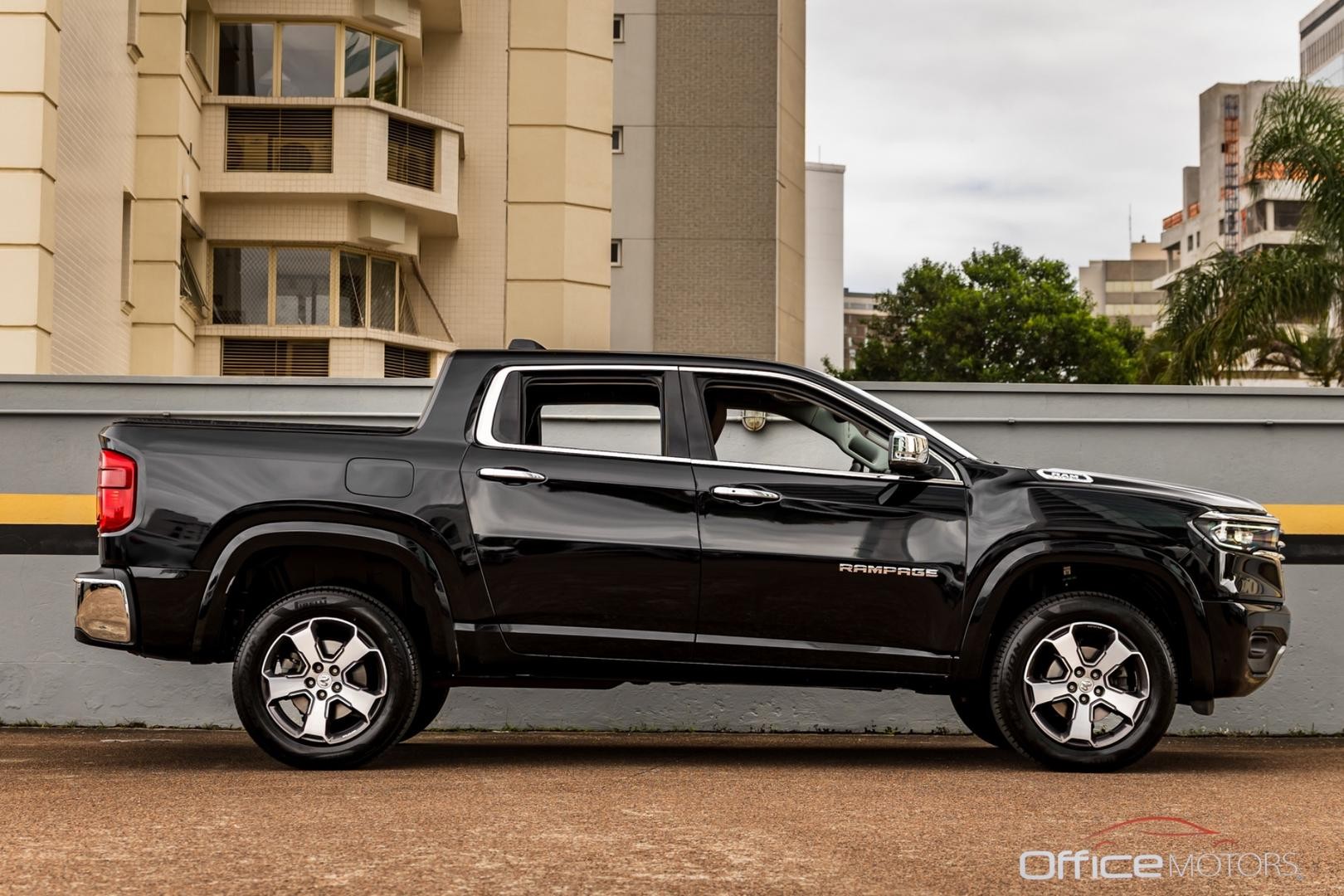 ram rampage laramie 2.0 tb cd 4x4 die. aut.